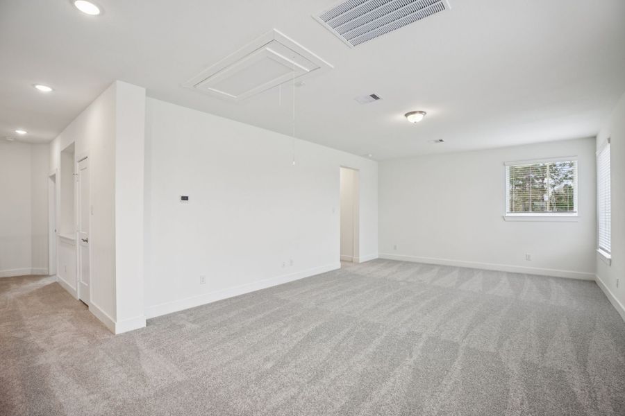 Spacious, unfurnished interior of a new home in The Trails, New Caney (Image 51).