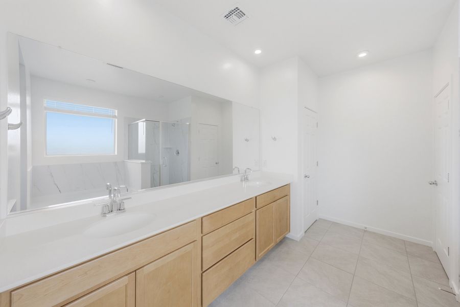 Furnished interior view inside a new home in Montana Vista - Summit, Buckeye (Image 11).