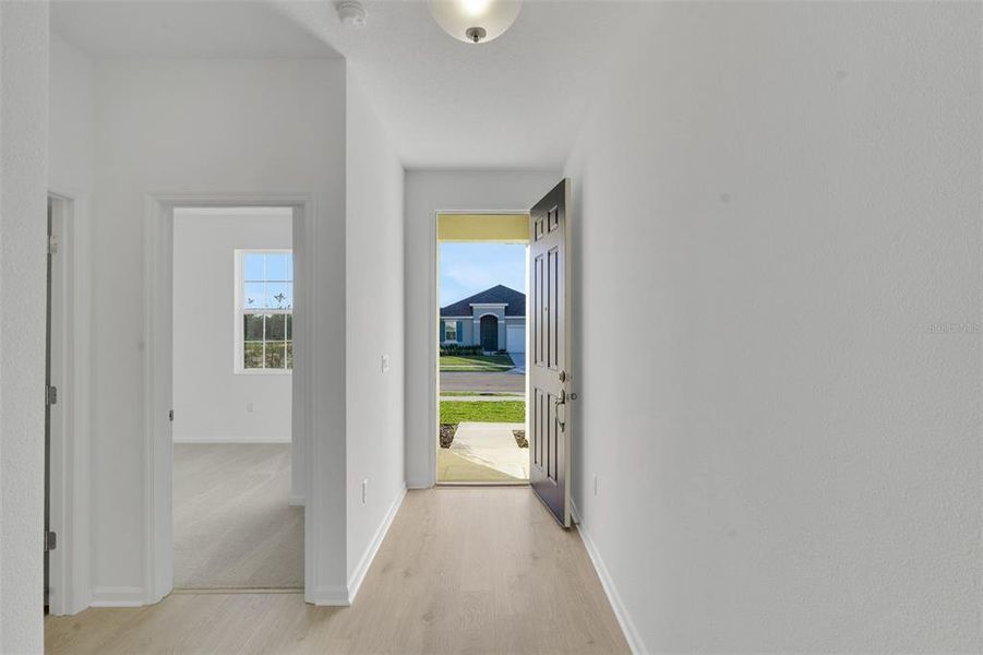 Spacious, unfurnished interior of a new home in Seaport Village, Tavares (Image 18).