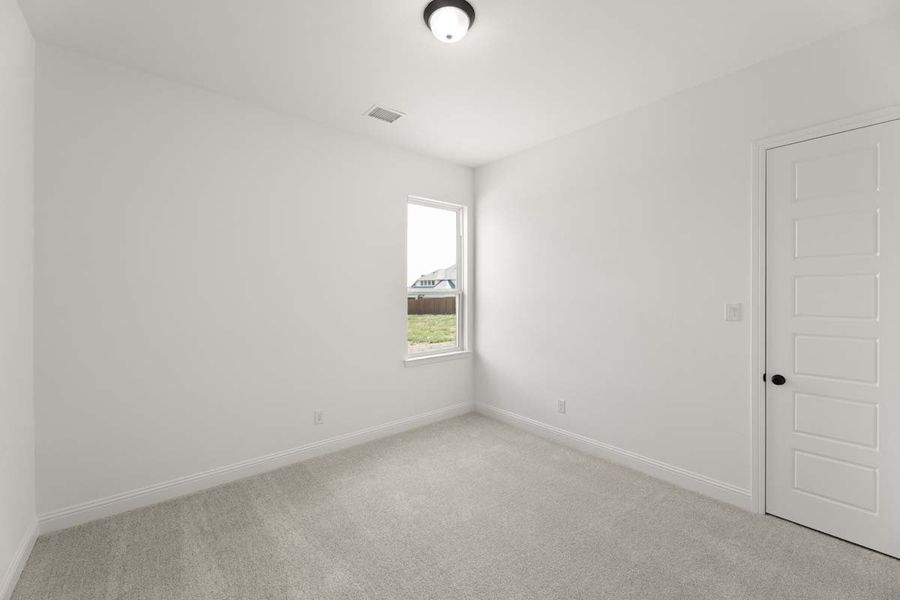 Spacious, unfurnished interior of a new home in Nelson Lake, Rockwall (Image 30).