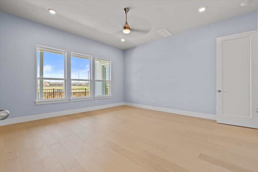 Spacious, unfurnished interior of a new home in , Round Rock (Image 20).