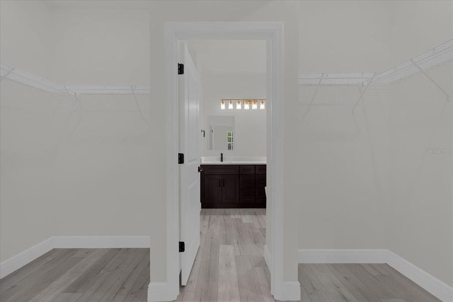 Spacious, unfurnished interior of a new home in , Citrus Springs (Image 30).