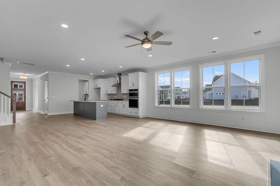 Spacious, unfurnished interior of a new home in Kings River Preserve, Hollywood (Image 30).
