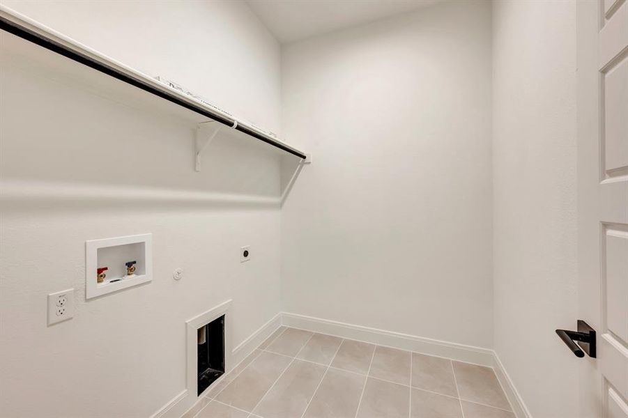 Spacious, unfurnished interior of a new home in Treeline, Justin (Image 26).