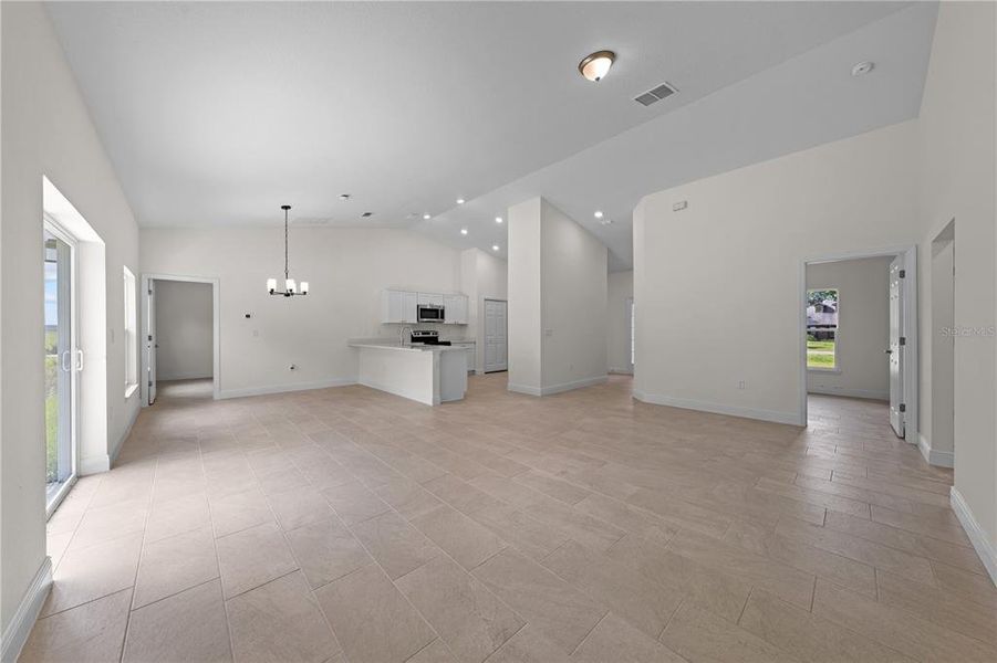 Spacious, unfurnished interior of a new home in , Yeehaw Junction (Image 23).
