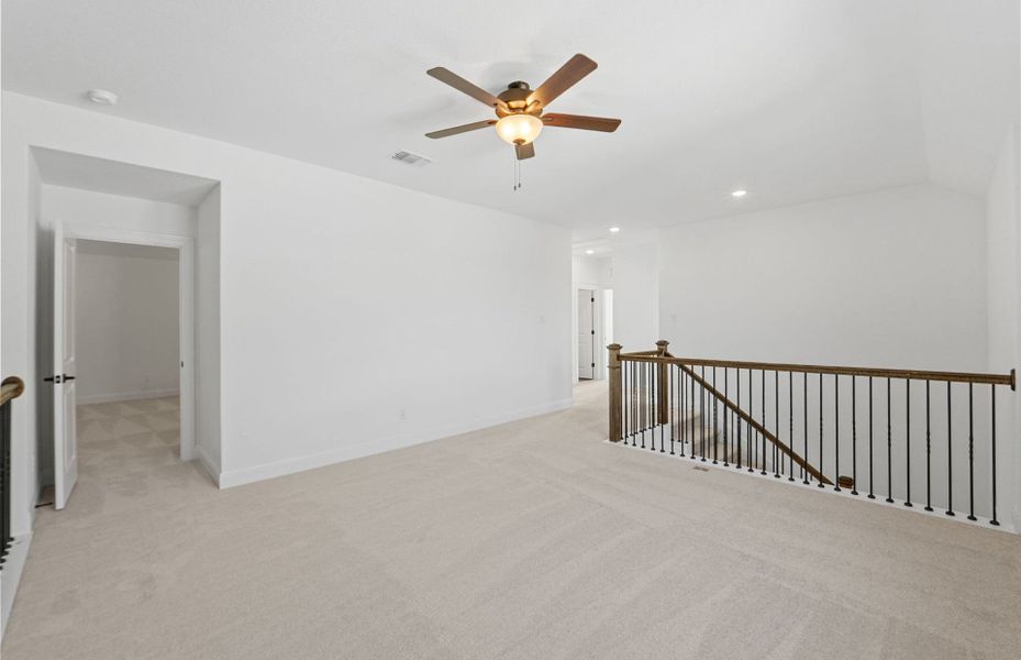 Spacious, unfurnished interior of a new home in Horizon Lake, Leander (Image 31).