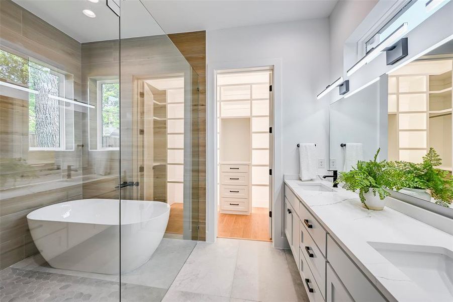 Second Primary downstairs Bathroom