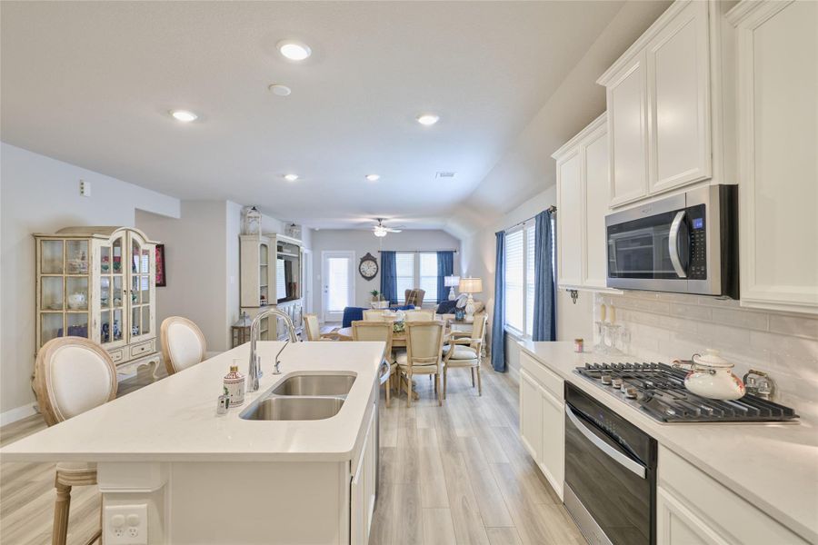 Furnished interior view inside a new home in Montgomery Oaks - Estate, Conroe (Image 12). Furnished interior view inside a new home in Montgomery Oaks - Estate, Conroe (Image 12).