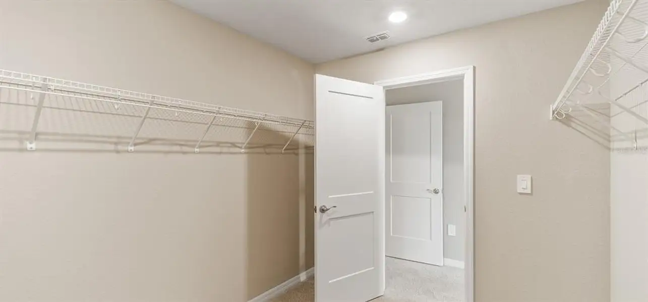 Spacious, unfurnished interior of a new home in , St. Cloud (Image 17).