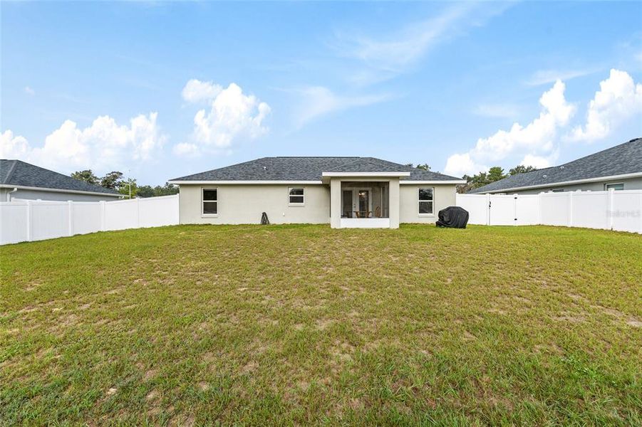 Exterior details and patio area of a home in , Ocala (Image 20).