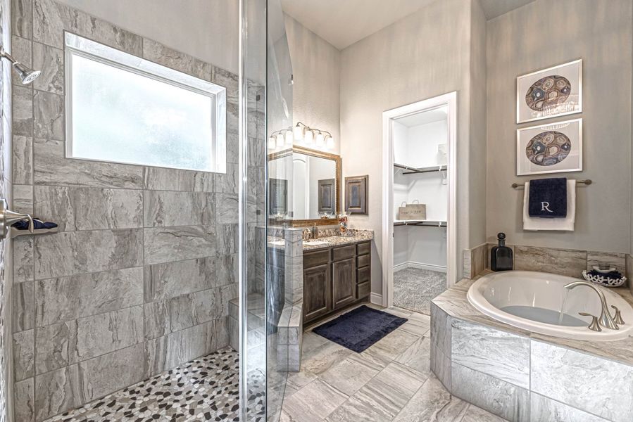 Representative furnished interior of a home built from the 4290 by Ravenna Homes in Artavia 70′, Conroe (Image 19). Representative furnished interior of a home built from the 4290 by Ravenna Homes in Artavia 70′, Conroe (Image 19).