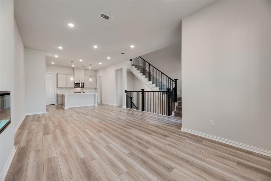 Spacious, unfurnished interior of a new home in Wade Settlement Townhomes, Frisco (Image 14).