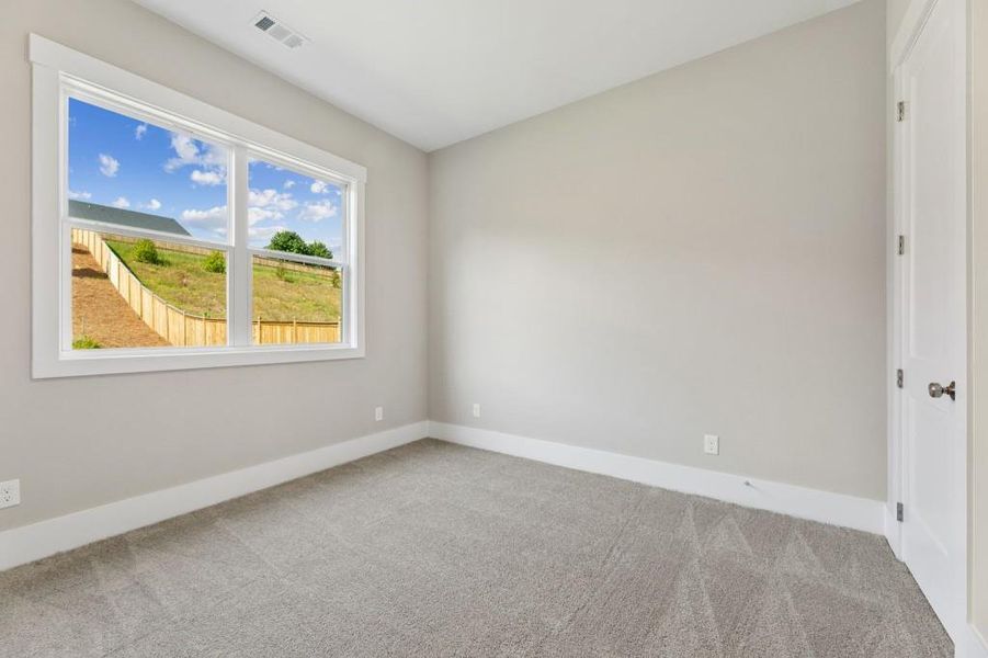 Spacious, unfurnished interior of a new home in Hillshire, Cumming (Image 19).