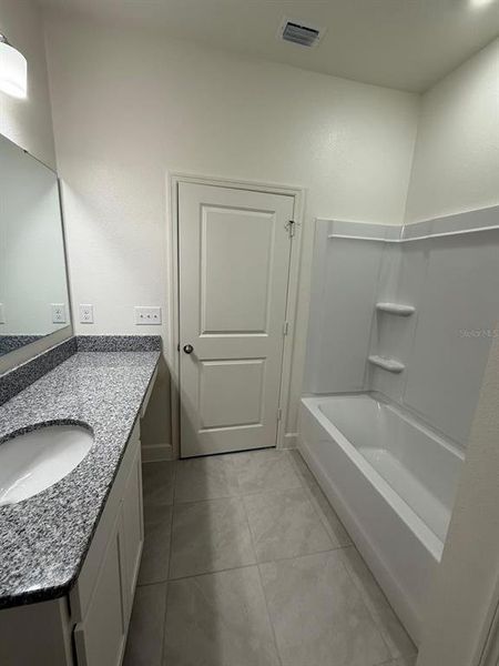 Furnished interior view inside a new home in , Clermont (Image 9).