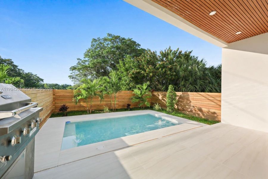 Exterior details and patio area of a home in , Fort Lauderdale (Image 29). Exterior details and patio area of a home in , Fort Lauderdale (Image 29).