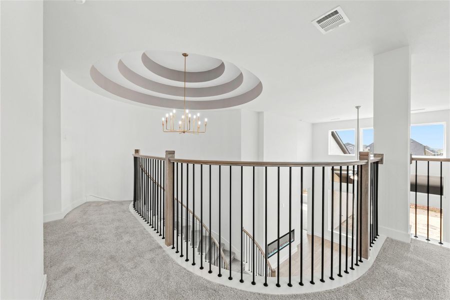 Representative image. Features, selections and colors may vary.