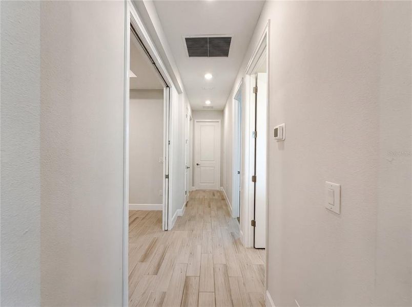 Spacious, unfurnished interior of a new home in , Sarasota (Image 21).