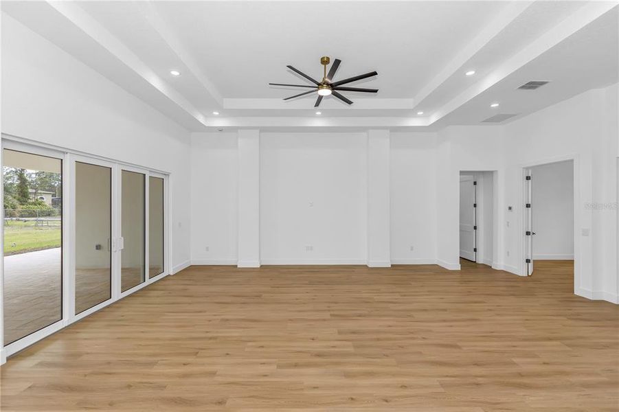 Spacious, unfurnished interior of a new home in , Orlando (Image 23).