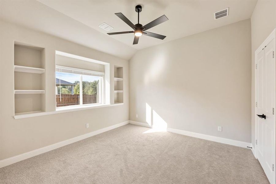 Spacious, unfurnished interior of a new home in Triple Diamond Ranch, Mansfield (Image 15). Spacious, unfurnished interior of a new home in Triple Diamond Ranch, Mansfield (Image 15).