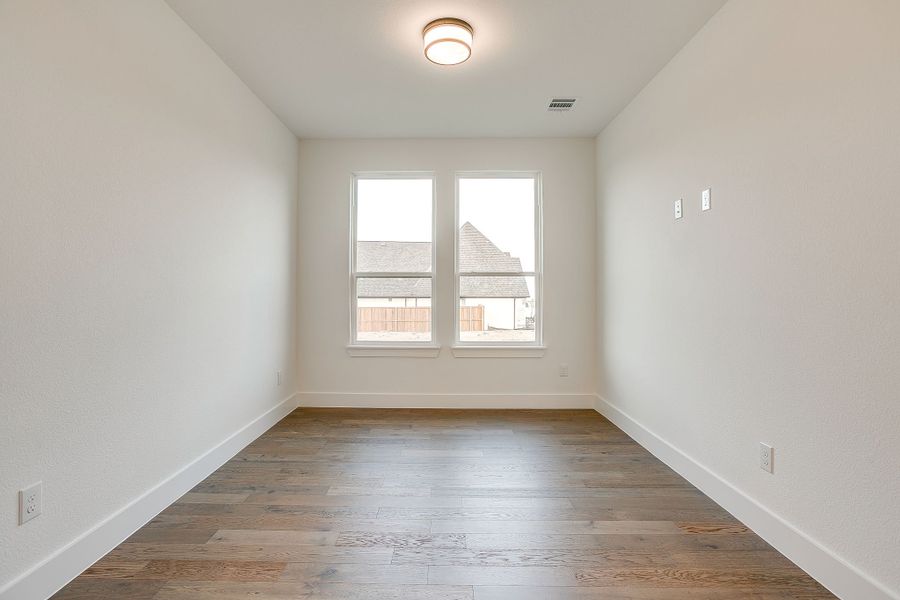 Representative unfurnished interior of a home built from the Valera by Graham Hart Home Builder in Bear Ridge, Burleson (Image 27).