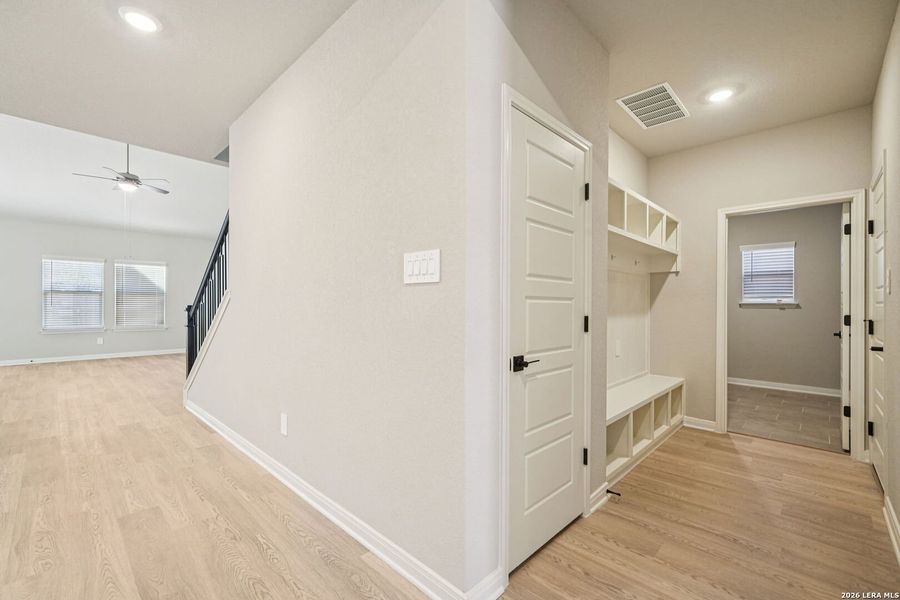 Spacious, unfurnished interior of a new home in Estancia Ranch - Classic Series, San Antonio (Image 33).