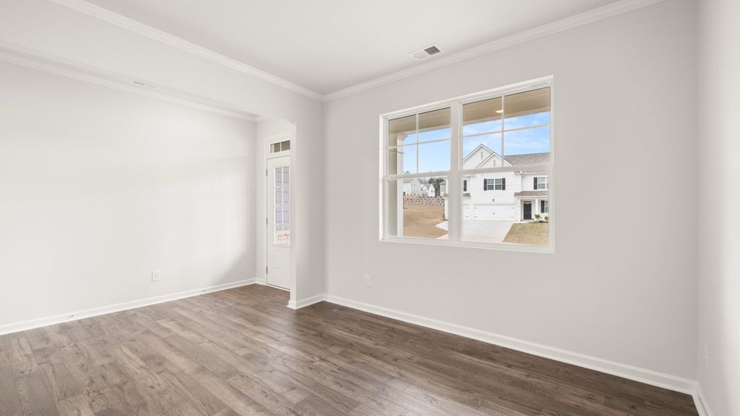 Representative unfurnished interior of a home built from the Galen by D.R. Horton in Thompson Ridge, Dallas (Image 12).