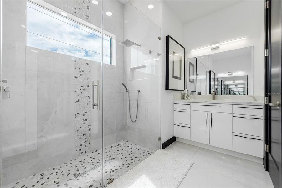 Furnished interior view inside a new home in , Cape Coral (Image 8).