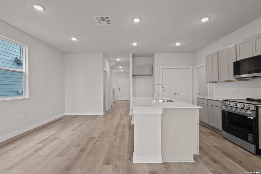 Furnished interior view inside a new home in Spring Creek, San Antonio (Image 7).