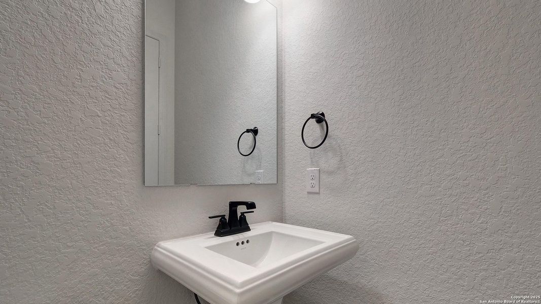 Furnished interior view inside a new home in Ranches At Creekside 55', Boerne (Image 8). Furnished interior view inside a new home in Ranches At Creekside 55', Boerne (Image 8).