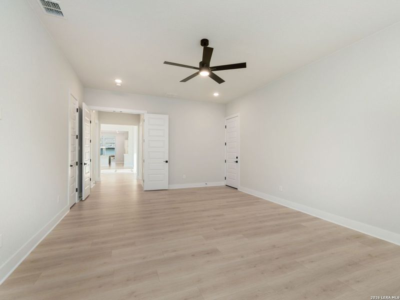 Spacious, unfurnished interior of a new home in Potranco Oaks 100's, Castroville (Image 24). Spacious, unfurnished interior of a new home in Potranco Oaks 100's, Castroville (Image 24).