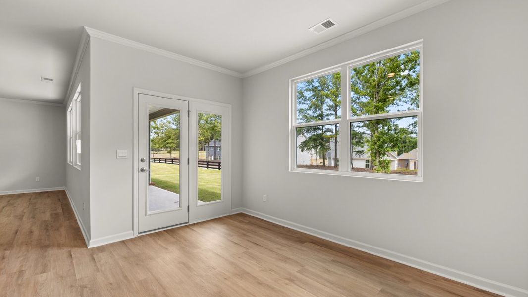 Spacious, unfurnished interior of a new home in Fairway 17 at Mirror Lake, Villa Rica (Image 18).