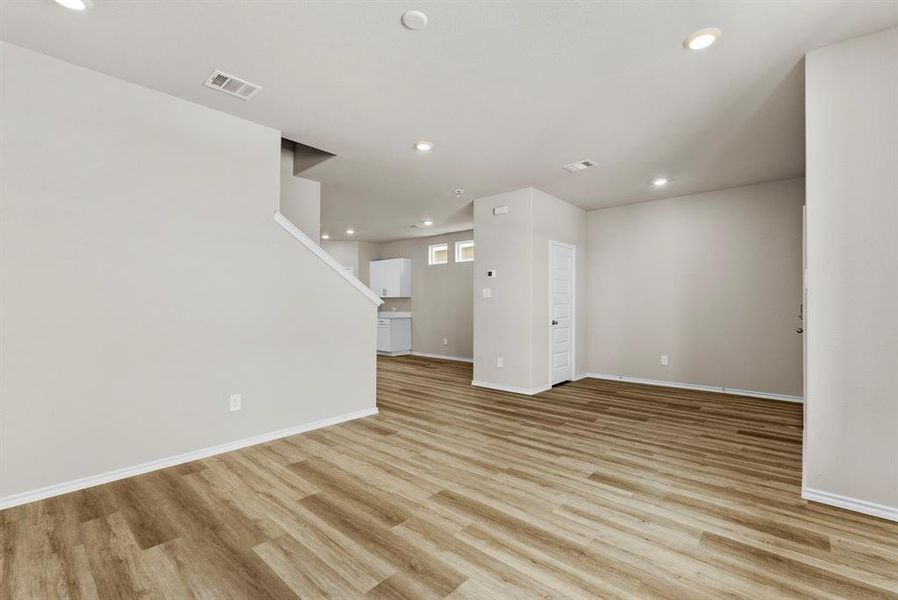 Spacious, unfurnished interior of a new home in Orchard Village, Fort Worth (Image 27).