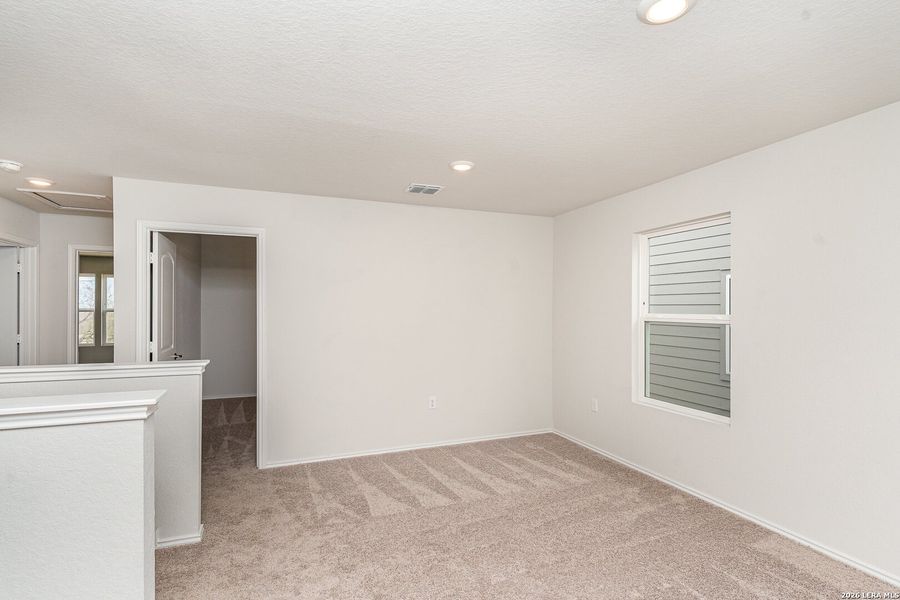 Spacious, unfurnished interior of a new home in Mission Del Lago, San Antonio (Image 23). Spacious, unfurnished interior of a new home in Mission Del Lago, San Antonio (Image 23).