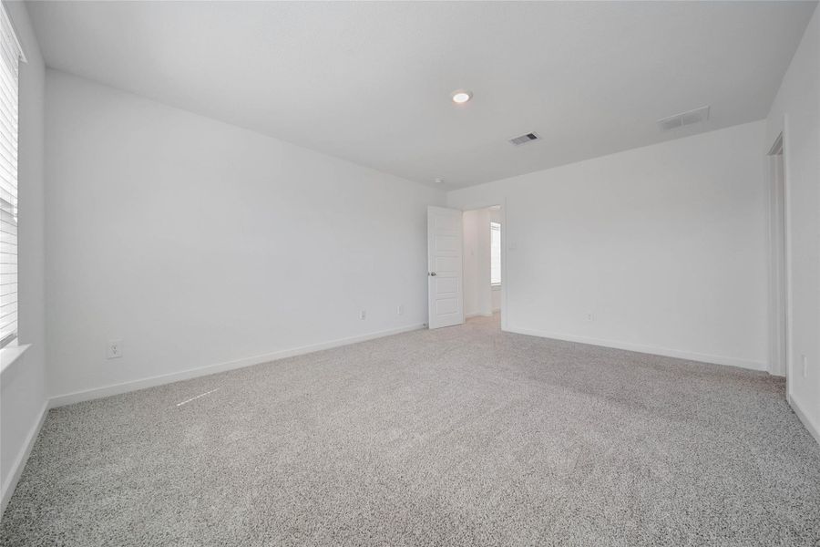 Spacious, unfurnished interior of a new home in City Gate, Houston (Image 24).