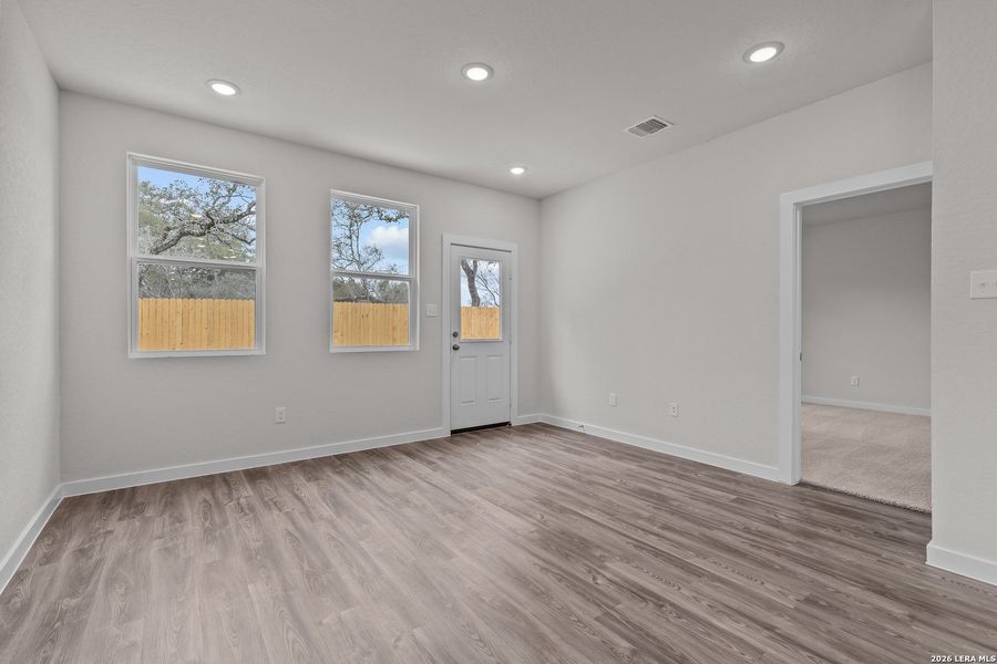 Spacious, unfurnished interior of a new home in Mesa Vista, San Antonio (Image 15). Spacious, unfurnished interior of a new home in Mesa Vista, San Antonio (Image 15).