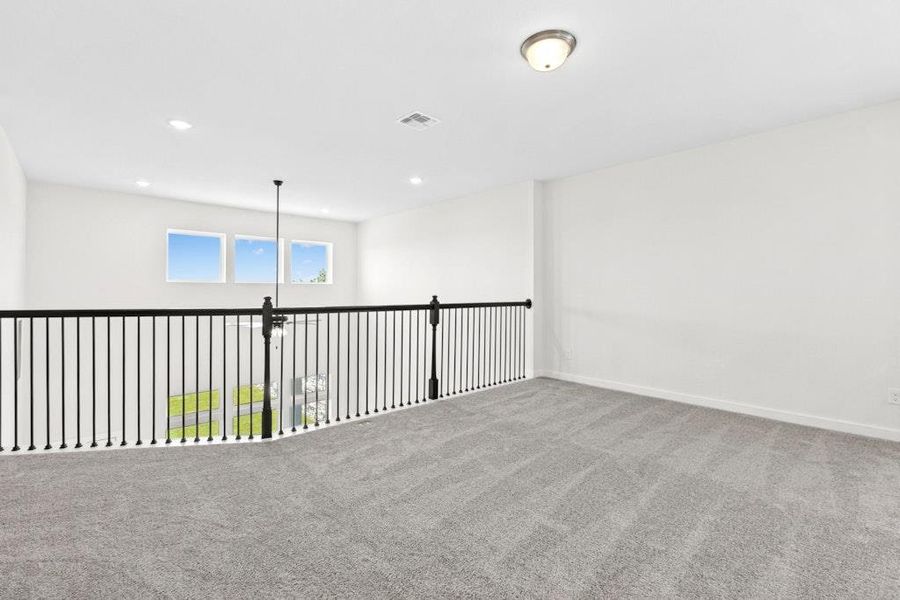 Spacious, unfurnished interior of a new home in University Heights, Round Rock (Image 16).