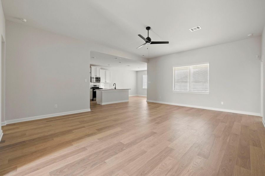Spacious, unfurnished interior of a new home in Lago Mar, Texas City (Image 10). Spacious, unfurnished interior of a new home in Lago Mar, Texas City (Image 10).