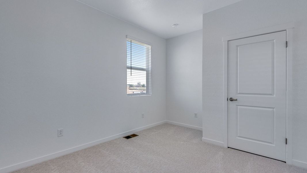 Spacious, unfurnished interior of a new home in Prairie Song, Windsor (Image 17).