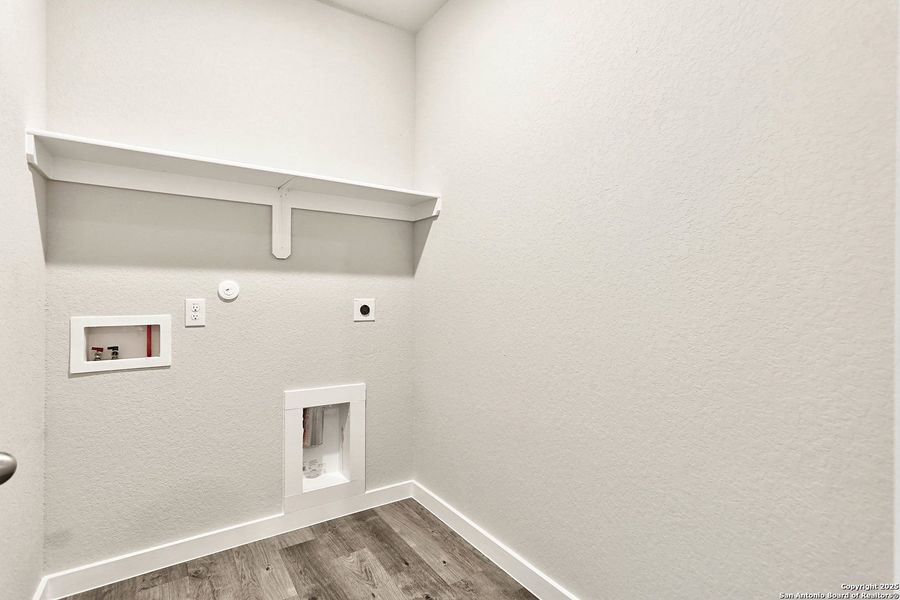 Spacious, unfurnished interior of a new home in Fairway Crossing 40s, San Antonio (Image 44). Spacious, unfurnished interior of a new home in Fairway Crossing 40s, San Antonio (Image 44).