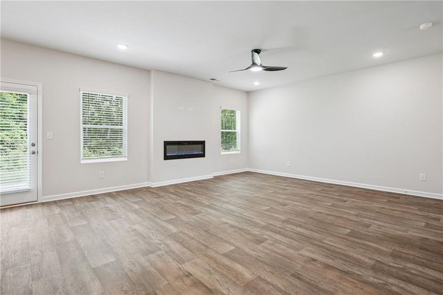 Spacious, unfurnished interior of a new home in River Walk Farm, Covington (Image 31).