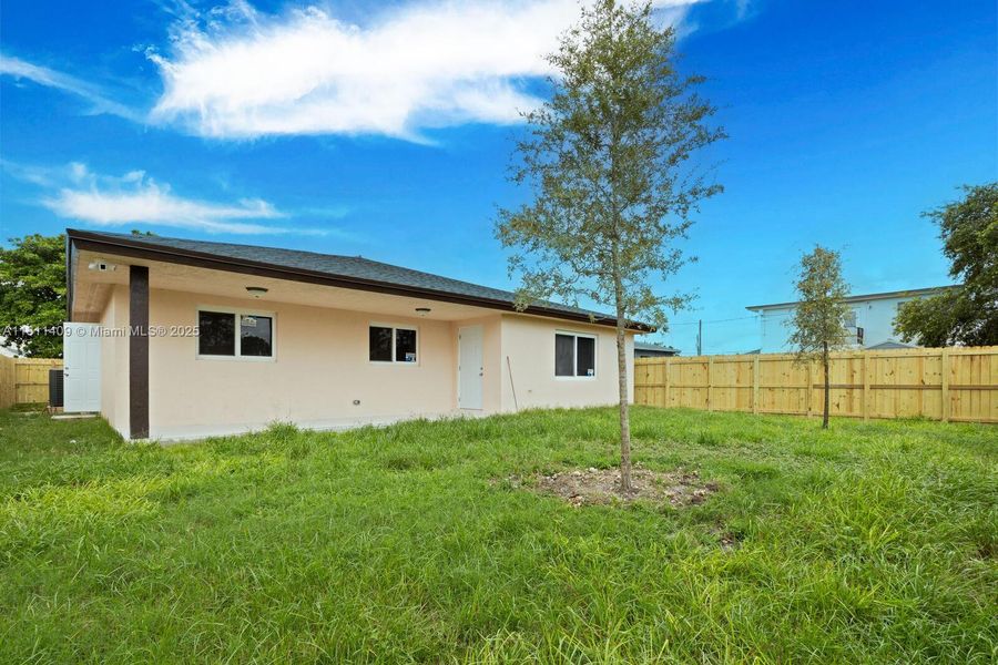 Exterior details and patio area of a home in , Homestead (Image 3).