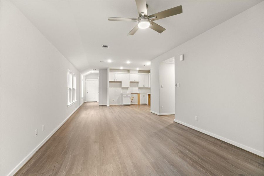 Spacious, unfurnished interior of a new home in Colony at Pinehurst, Pinehurst (Image 26).