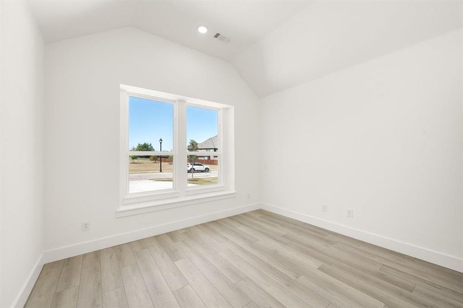 Spacious, unfurnished interior of a new home in Shady Valley Estates, Midlothian (Image 21).