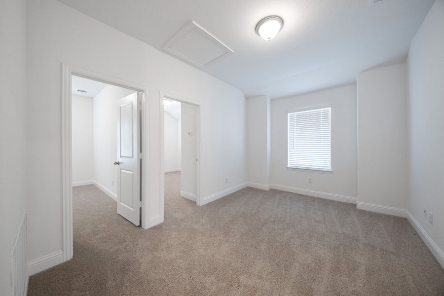 Spacious, unfurnished interior of a new home in Churchill, Anna (Image 25). Spacious, unfurnished interior of a new home in Churchill, Anna (Image 25).