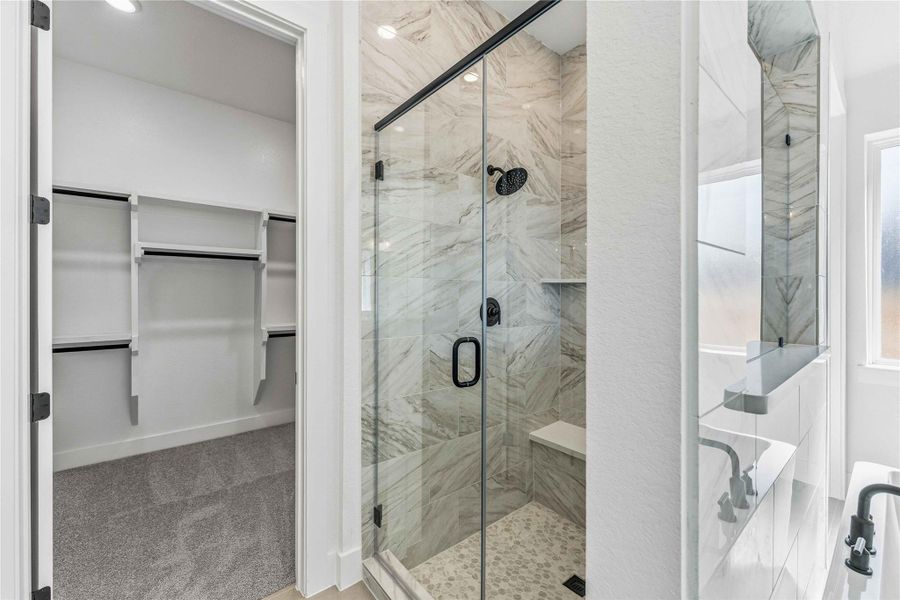 Furnished interior view inside a new home in Valencia, Manvel (Image 12).