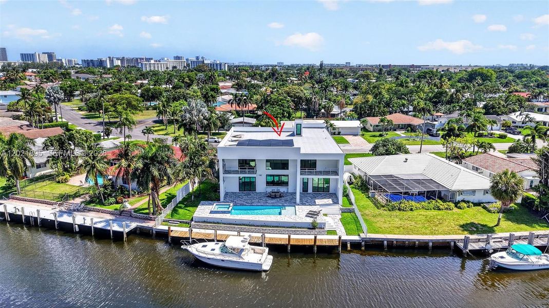 Condo located in Pompano Beach, FL showcasing its design and architecture (Image 5).