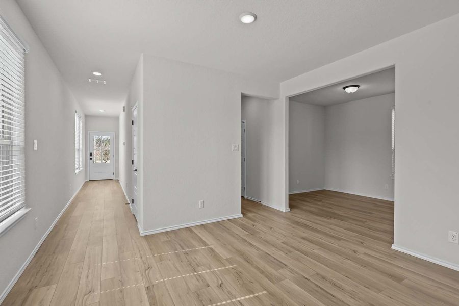 Representative unfurnished interior of a home built from the The Florence B by Davidson Homes LLC in Cedar Heights, San Antonio (Image 16).