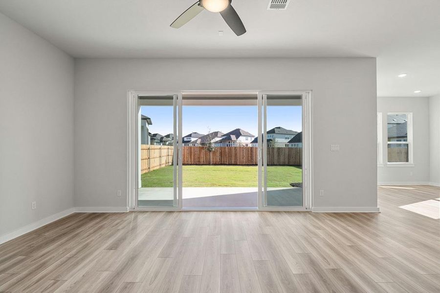 Spacious, unfurnished interior of a new home in Heritage, Dripping Springs (Image 35).