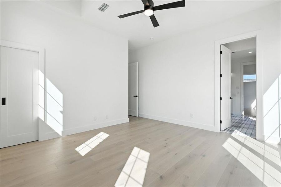 Spacious, unfurnished interior of a new home in , Roanoke (Image 20).