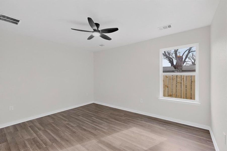 Spacious, unfurnished interior of a new home in , Dallas (Image 26).